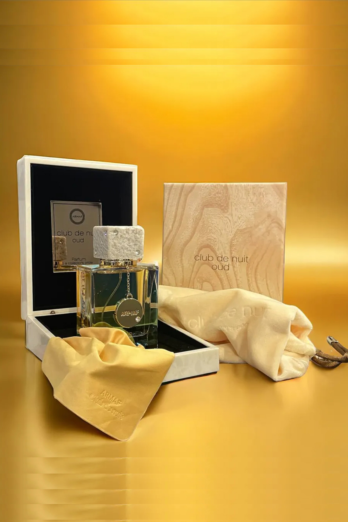 Armaf Club De Nuit Oud Parfüm EDP 105 ml Erkek Parfümü 